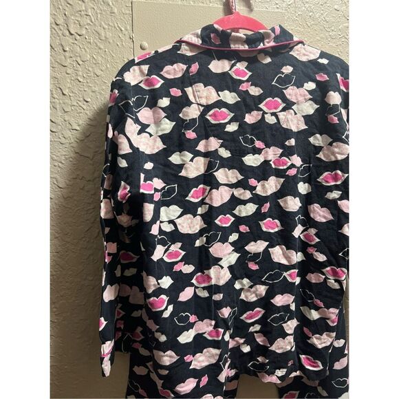 Victoria’s Secret Black With Pink Lips Pajama Set Woman’s Size Small - Picture 14 of 14